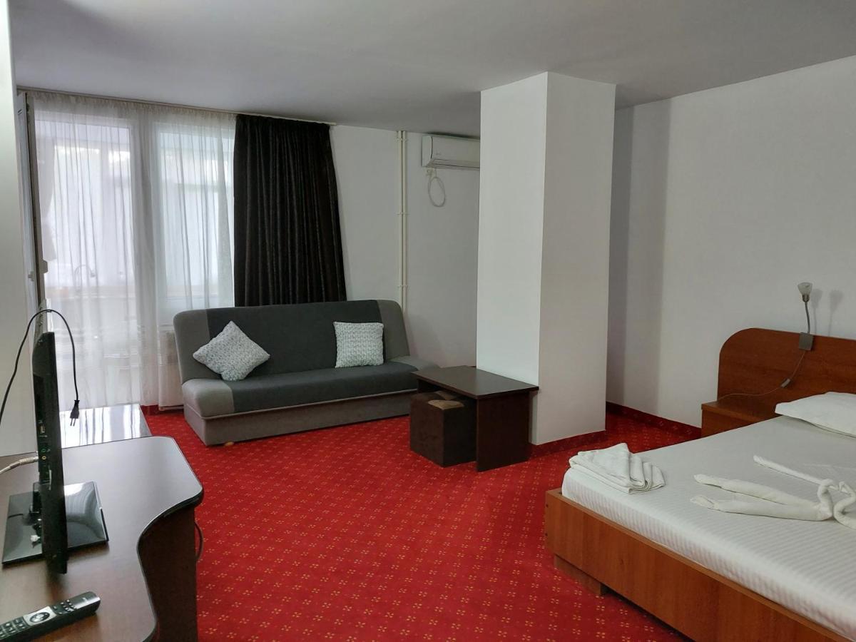 Casa Rodica Hotel เอโฟริเอนอร์ด ภายนอก รูปภาพ